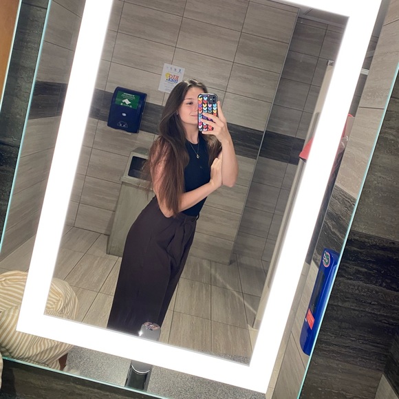 Meet your Posher, Christie-elyse - Picture 6 of 8